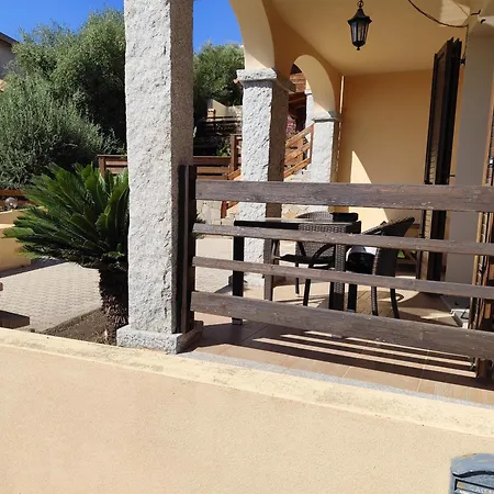 Villetta Con Portico E Giardino Privato, Affacciata Sulla Valle E Con Vista Mare Parziale * باديسي