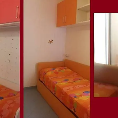 Villetta Con Portico E Giardino Privato, Affacciata Sulla Valle E Con Vista Mare Parziale باديسي